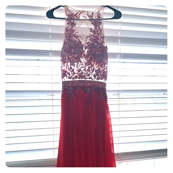 a 🔥💋 prom or hoco dress👗 - Picture 1 of 4